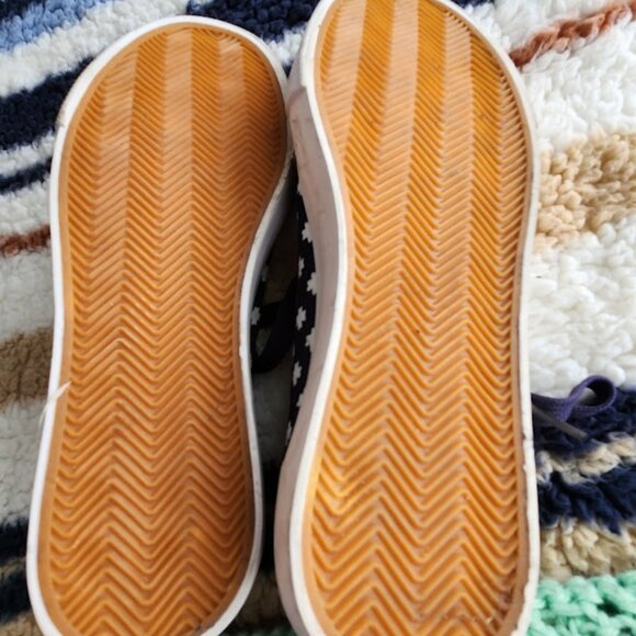 Joe Fresh Sneakers - Picture 3 of 3